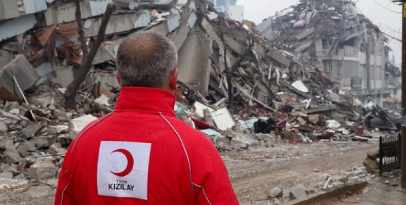 IFRC lança apelos de emergência internacionais para  200 milhões de CHF para responder ao terremoto mortal na Turquia e na Síria